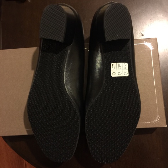 BLACK HEELS - Picture 6 of 6